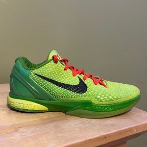 Kobe grinches size 11